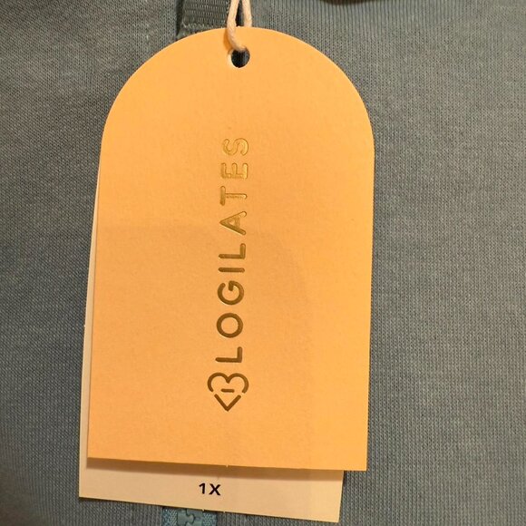 BNWT Target x Blogilates Collab Blue Green Marshmallow Half Zip Pullover Hoodie - Picture 5 of 7